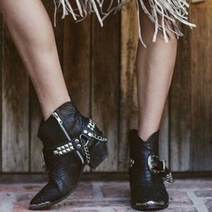 Spell Rocker Boots SZ 41